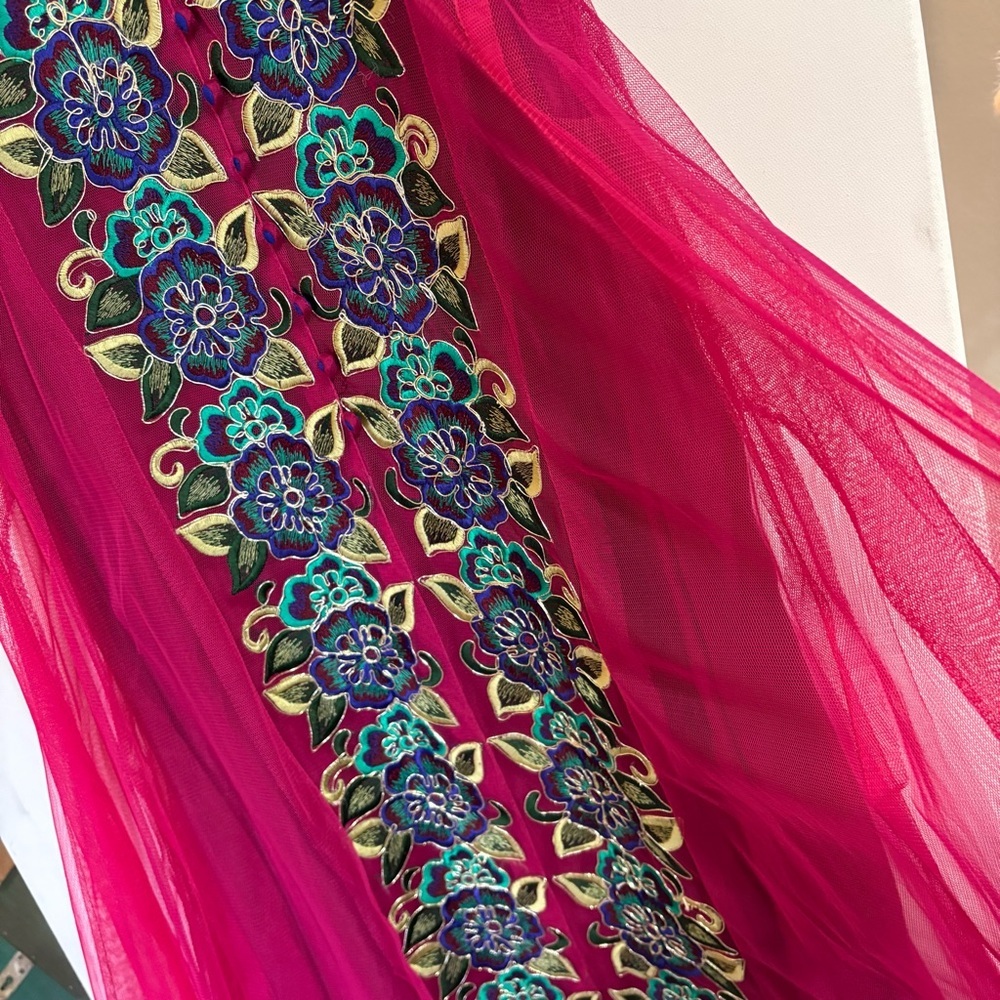 Magenta Embroidered Anarkali Gown Handmade Lined Tulle Outer Layer Indian Sz M - Picture 14 of 15